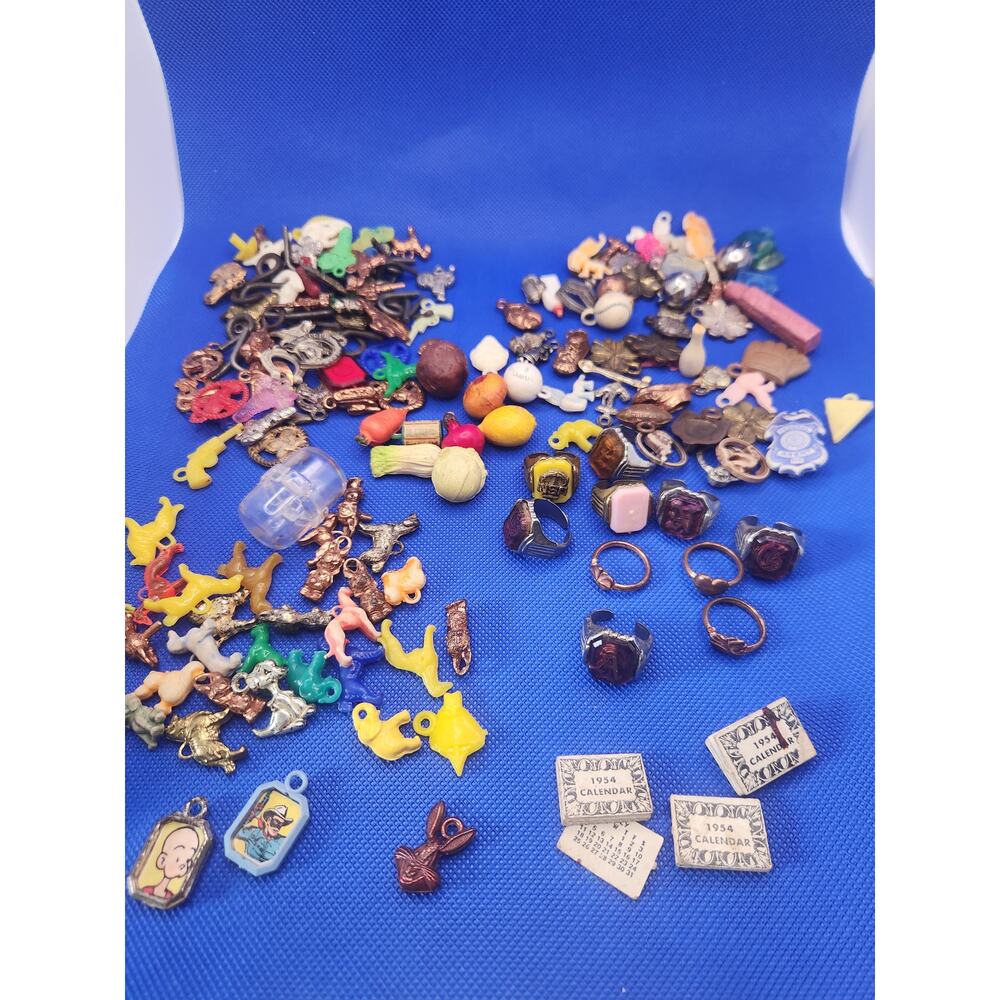 150+ pieces 1940-70's gumball machine and Crackerjack prizes